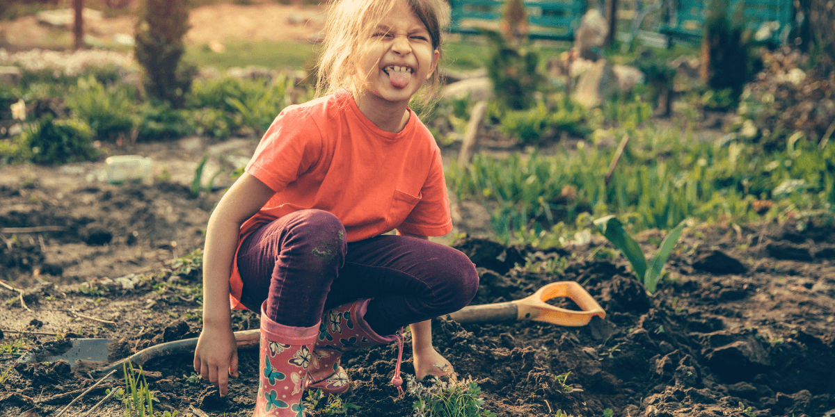 Cover Image for Dirty Hands, happy kids:  A Soil Science activity made fun and easy